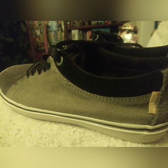 VANS low top sz11 US - Picture 1 of 4